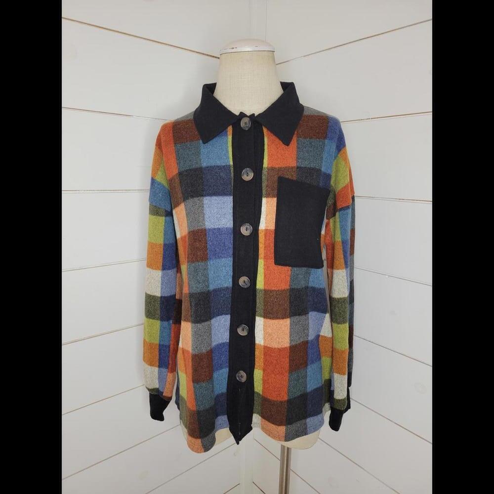 NWOT Boutique Heimish USA Black with multicolored plaid button down shirt. 90s